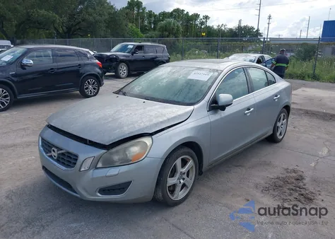 2013 Volvo S60 T5 z USA, uszkodzony, nr VIN YV1612FS7D1225344